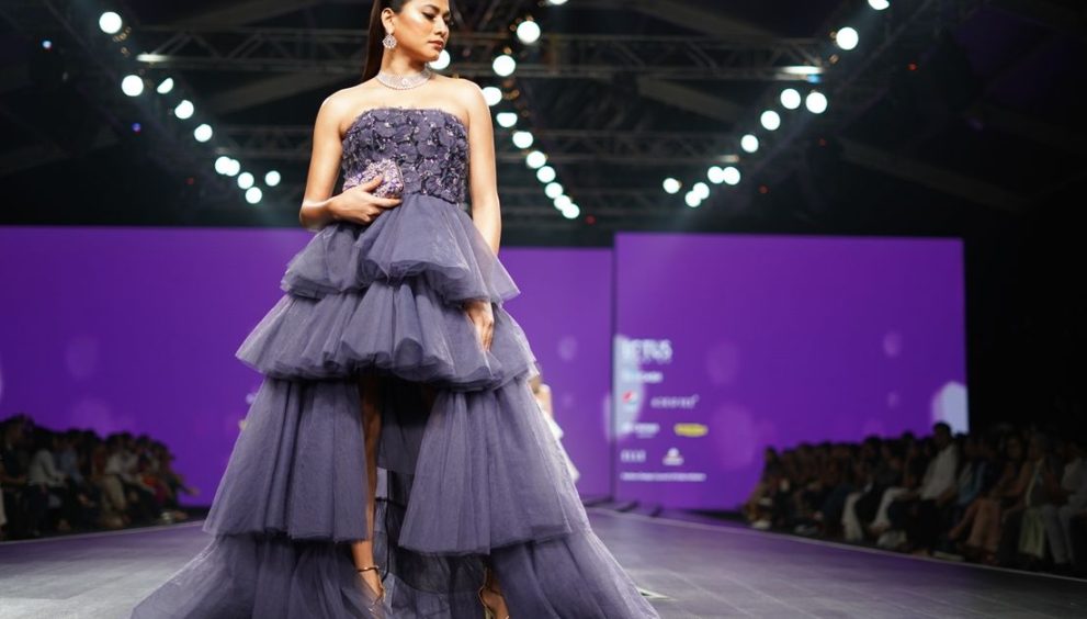 Minimal Effort, Maximum Color: How to Add Vibrant Shades to Your Outfits Without Overthinking