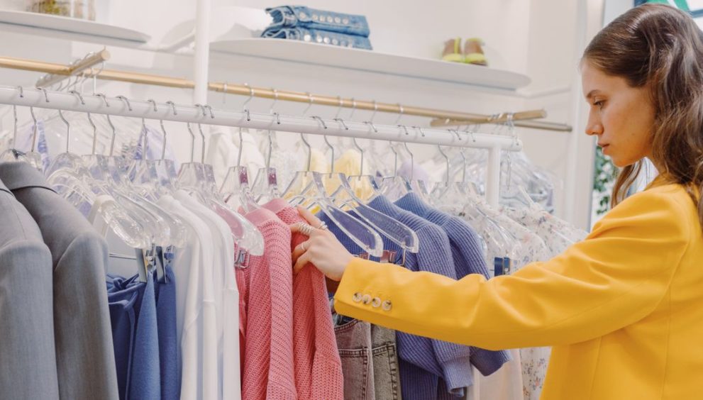 Practical Shopping Hacks for the Style-Conscious Woman: How to Look Chic on Any Budget