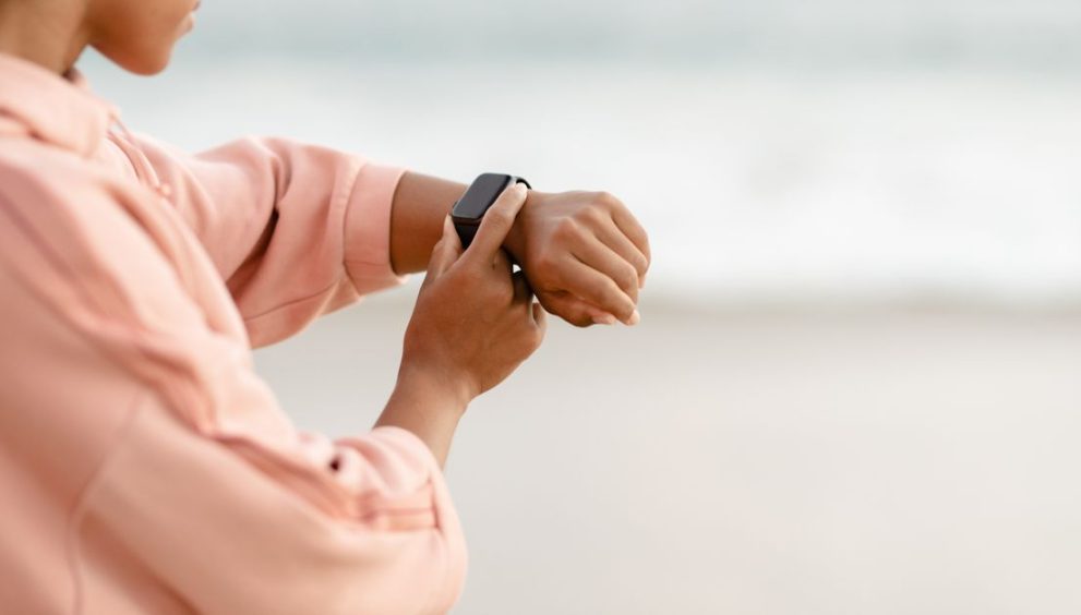 The Beginner’s Guide to Using Fashion Wearables for a Smarter Wardrobe